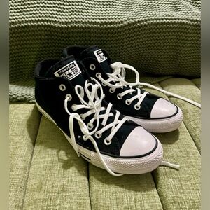 Women’s Mid-Top Converse